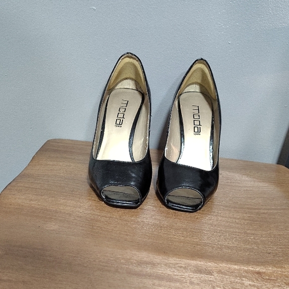 Moda Spana Black and Gold Peep-Toe Heels - Picture 2 of 4